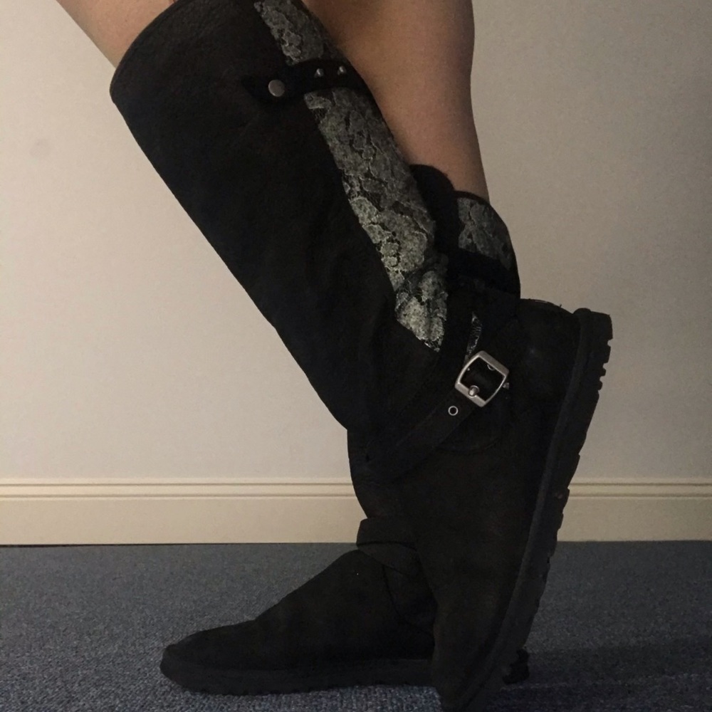 CUTE UGGS!!!💗 - Picture 3 of 4